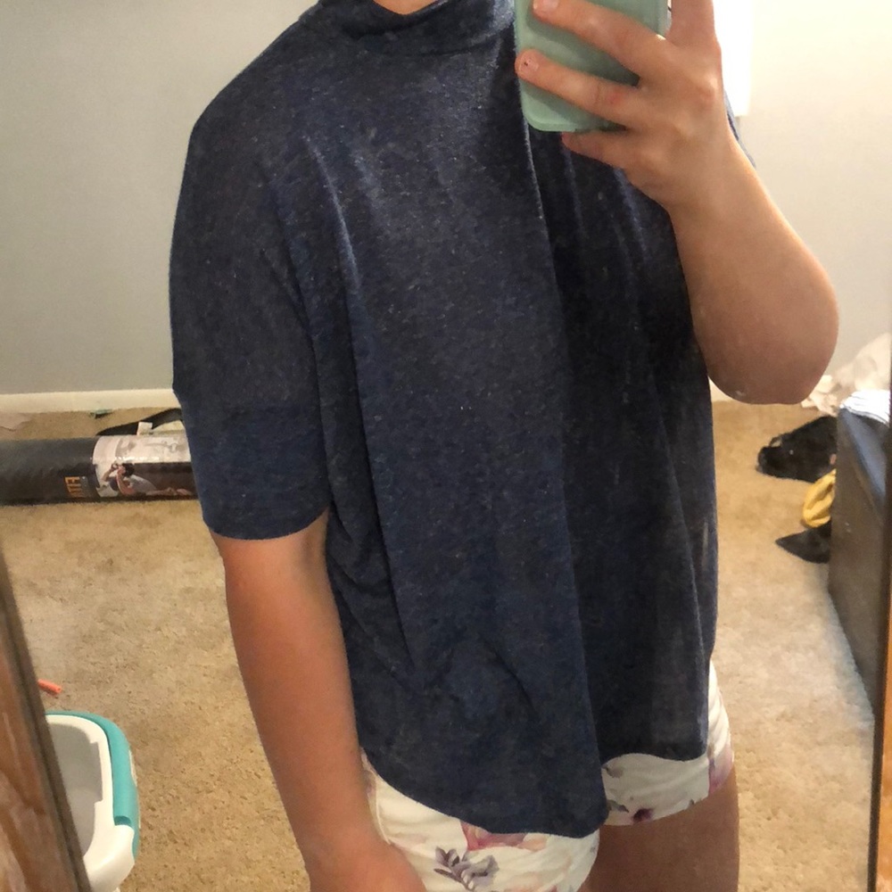 Quarter sleeve top